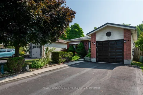 92 Hickling Trail, Barrie, ON L4M 5T3