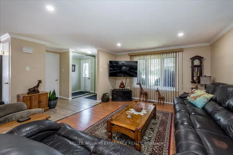 92 Hickling Trail, Barrie, ON L4M 5T3