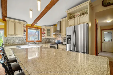 134 GLENLAKE Boulevard, Collingwood, ON L9Y 0X2