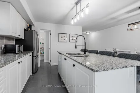 1 Leggott Avenue, Barrie, ON L4M 0K7