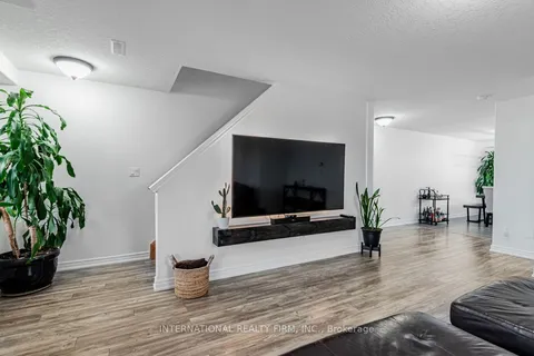 1 Leggott Avenue, Barrie, ON L4M 0K7