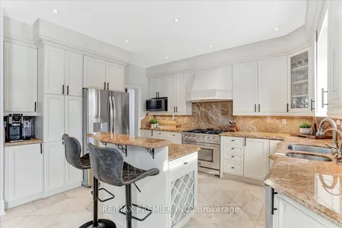 3 Pepin Court, Barrie, ON L4M 7J4