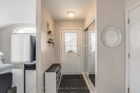 1085 Whitney Crescent, Midland, ON L4R 5N2