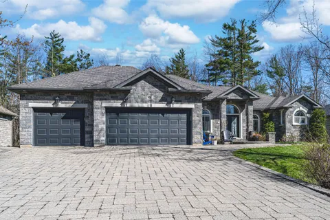 6 Collins Lane, Springwater, ON L9X 0H4