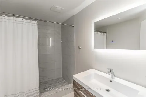 11 OAKMONT Avenue, Oro-Medonte, ON L0L 2L0