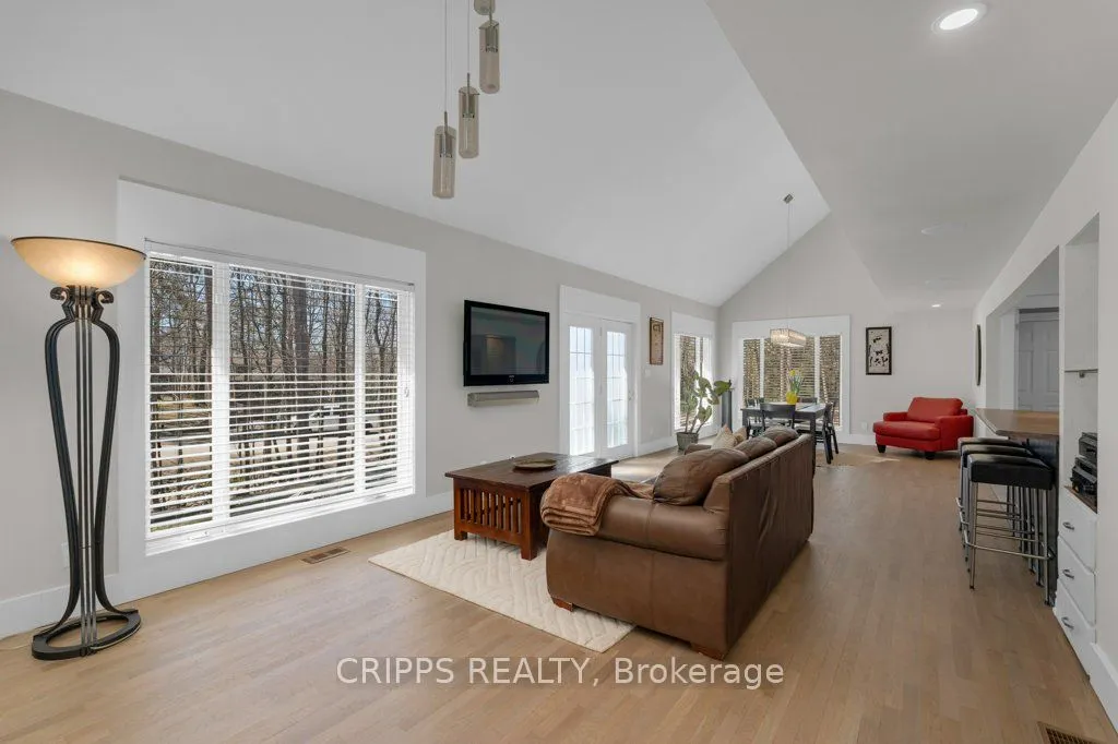 20 Cathedral Pines Road, Oro-Medonte, ON L4M 4Y8