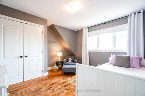 7 Pine Point, Oro-Medonte, ON L4M 4Y8