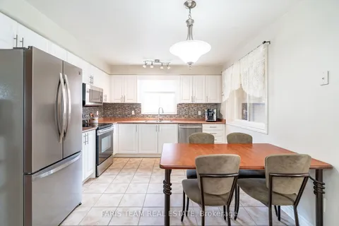 17 Nicole Marie Avenue, Barrie, ON L4M 6Z1
