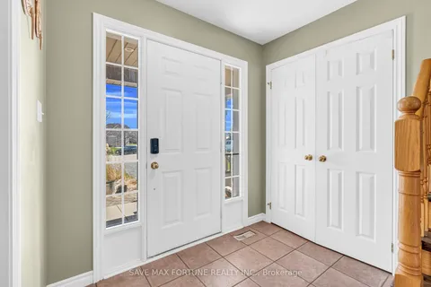 27 CAPILANO Court, Barrie, ON L4M 7E6