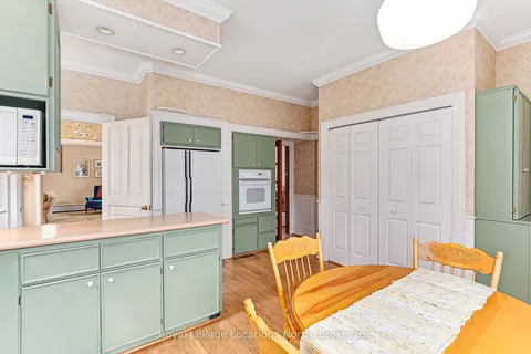 284 Maple Street, Collingwood, ON L9Y 2R4