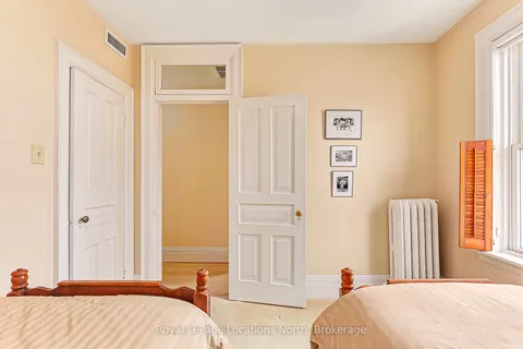 284 Maple Street, Collingwood, ON L9Y 2R4