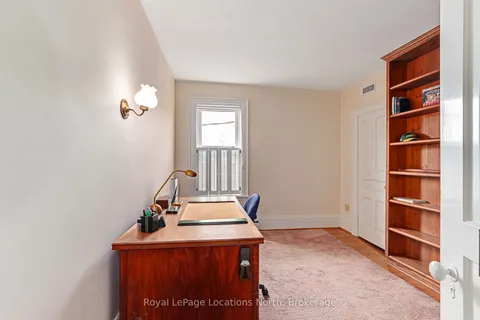 284 Maple Street, Collingwood, ON L9Y 2R4