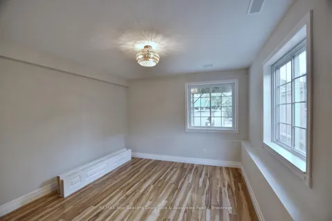 6 Dillon Drive, Collingwood, ON L9Y 4S3