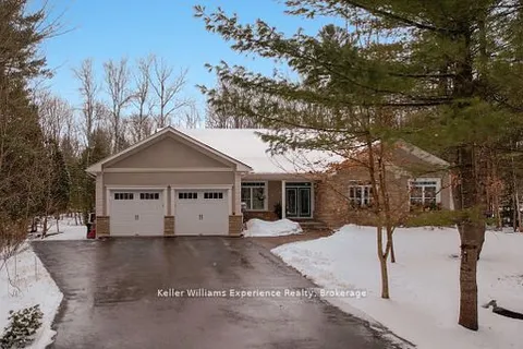4043 Jilem Court, Severn, ON L3V 0E8