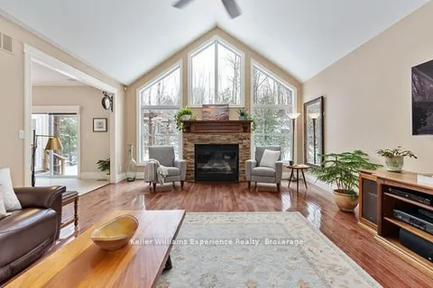 4043 Jilem Court, Severn, ON L3V 0E8