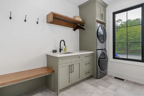 271 Codrington Street, Barrie, ON L4M 1S7