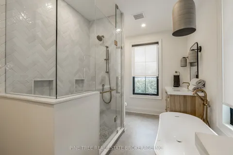 271 Codrington Street, Barrie, ON L4M 1S7