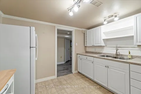 13 Ford Street, Barrie, ON L4N 5X2