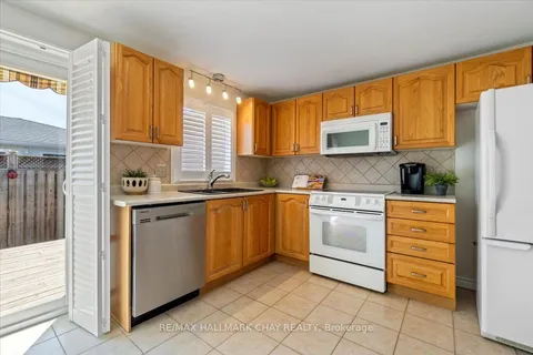 13 Ford Street, Barrie, ON L4N 5X2