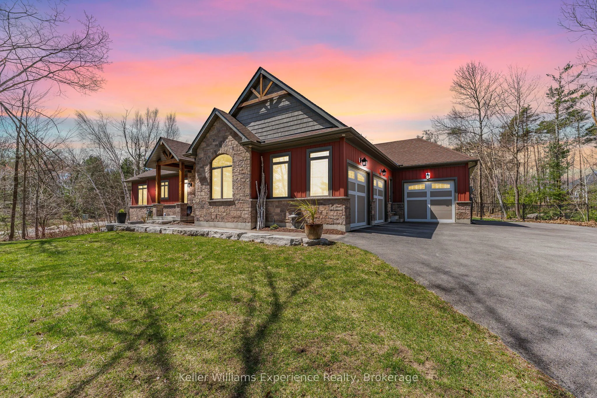 2176 Elana Drive, Severn, ON L3V 0C2