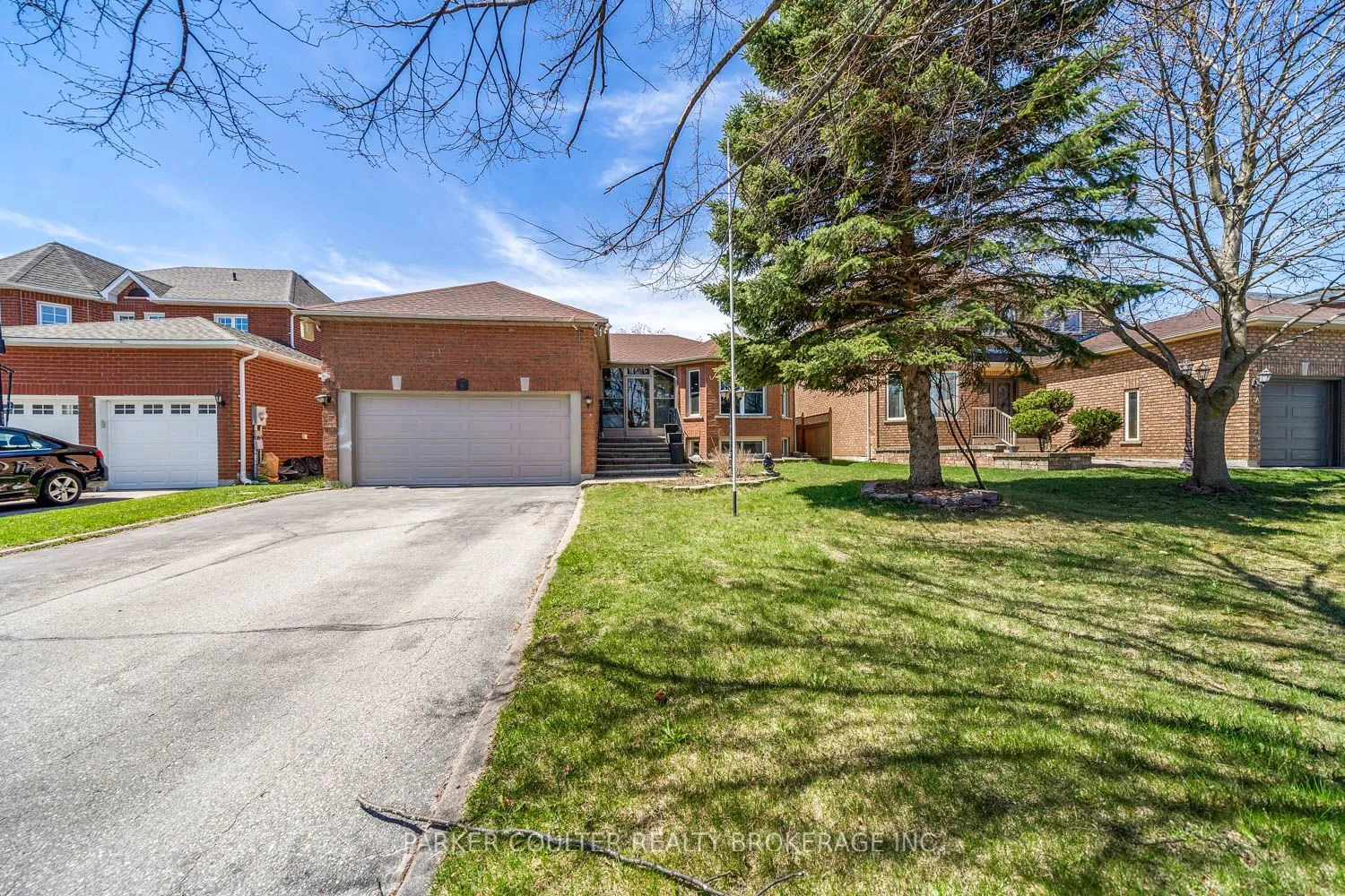 32 Brown Street, Barrie, ON L4N 7V4