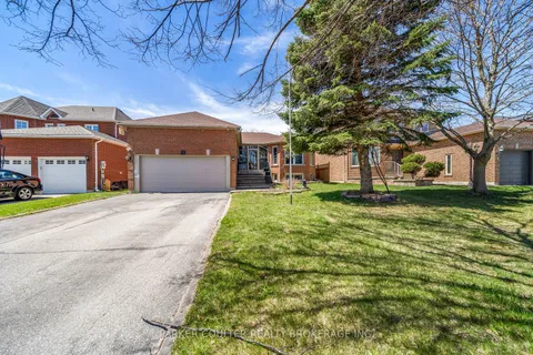 32 Brown Street, Barrie, ON L4N 7V4