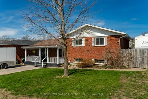 1 Bonaventure Place, Penetanguishene, ON L9M 1J3