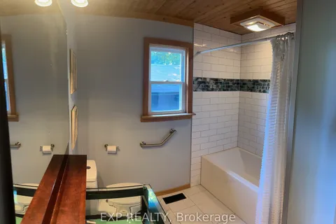 2295 Lakeshore Road, Oro-Medonte, ON L0L 1T0