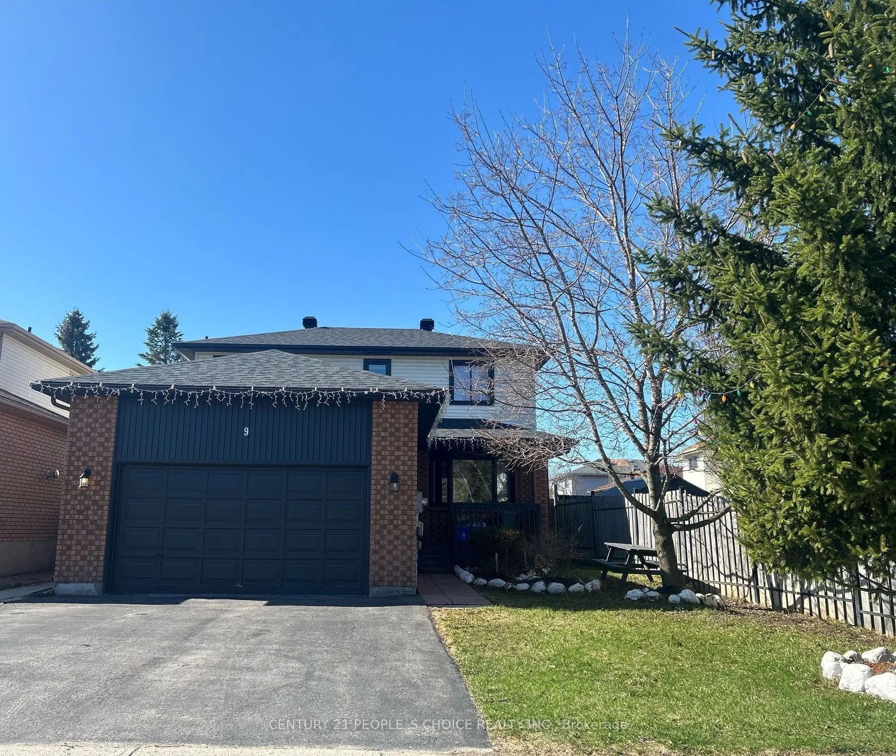 9 Rosenfeld Drive, Barrie, ON L4M 5X3