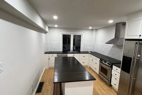 9 Rosenfeld Drive, Barrie, ON L4M 5X3