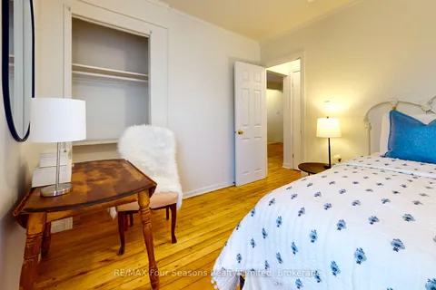 104 Oak Street, Collingwood, ON L9Y 2X8