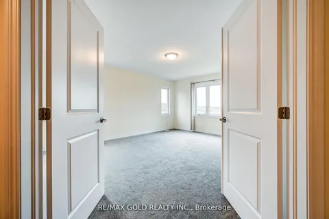 84 Atlantis Drive, Orillia, ON L3V 8L4
