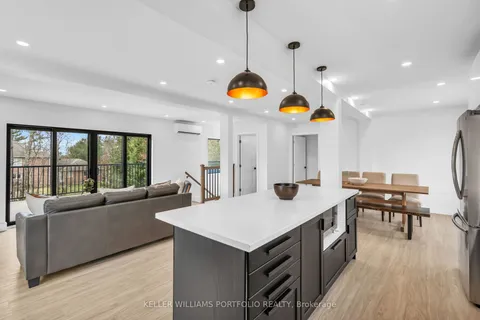 2 Grosvenor Drive, Tiny, ON L9M 0J2