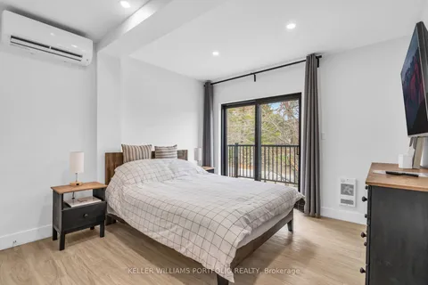2 Grosvenor Drive, Tiny, ON L9M 0J2