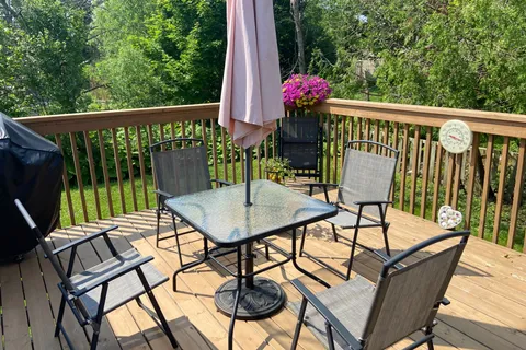 4 Campbell Avenue, Oro-Medonte, ON L0L 1T0