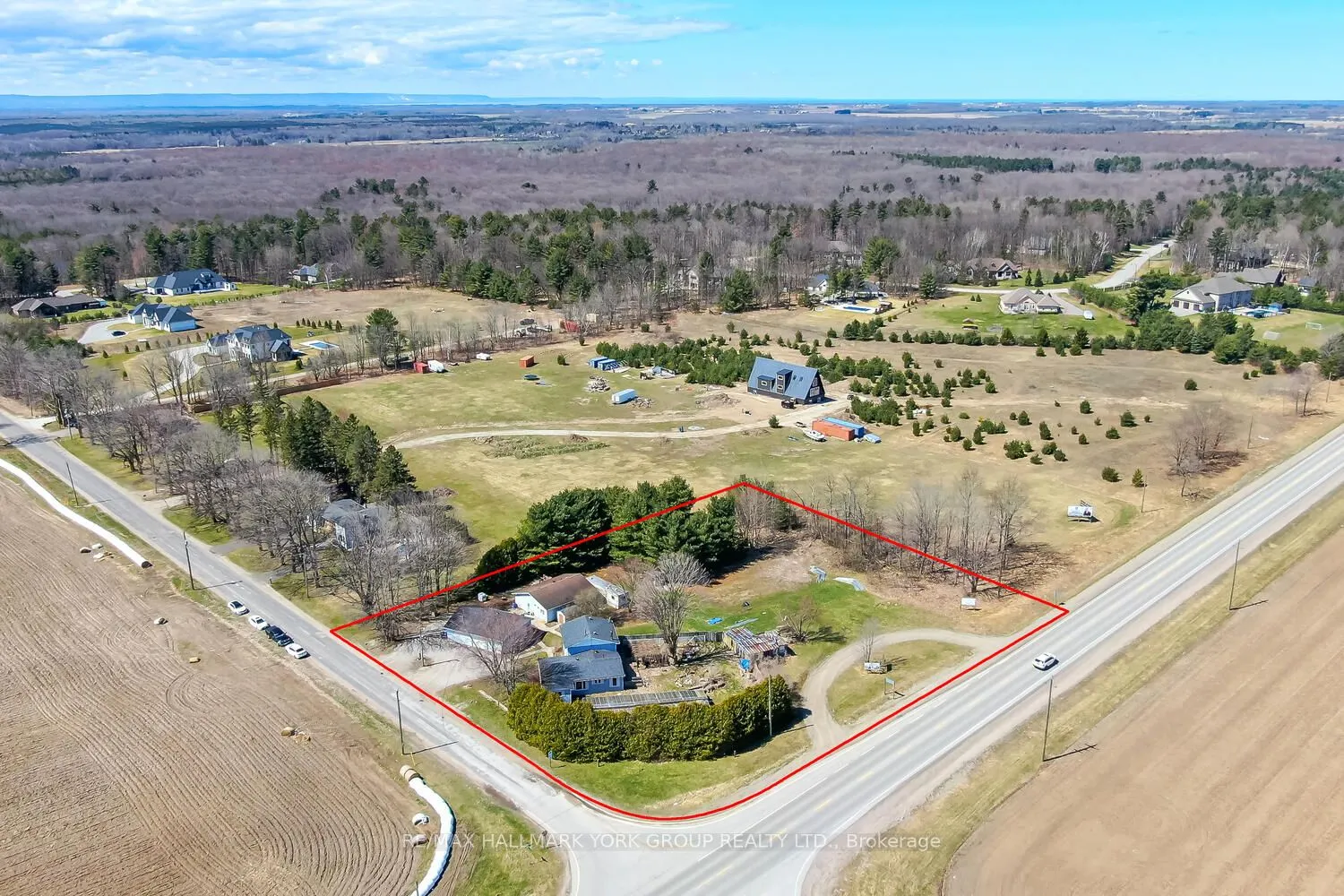 1008 Rainbow Valley Road, Springwater, ON L0L 2K0