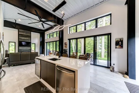 1584 Champlain Road, Tiny, ON L9M 0C1