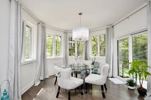 2 Sycamore Circle, Springwater, ON L0L 2K0