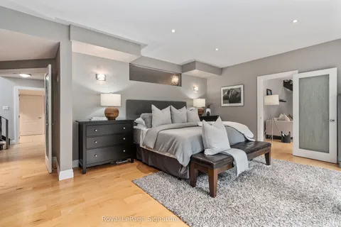 21 Trails End, Collingwood, ON L9Y 5B1