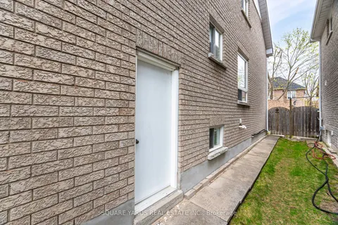 23 Huntington Drive, ON L4N 9T6