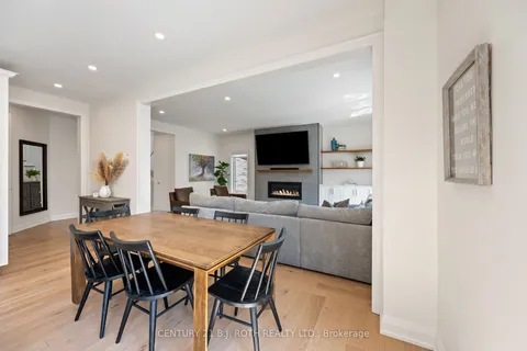 61 Muirfield Drive, Barrie, ON L4N 6J9