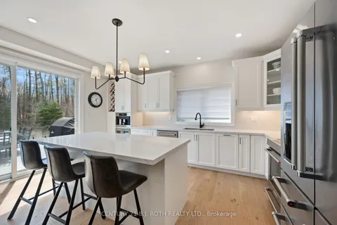 61 Muirfield Drive, Barrie, ON L4N 6J9