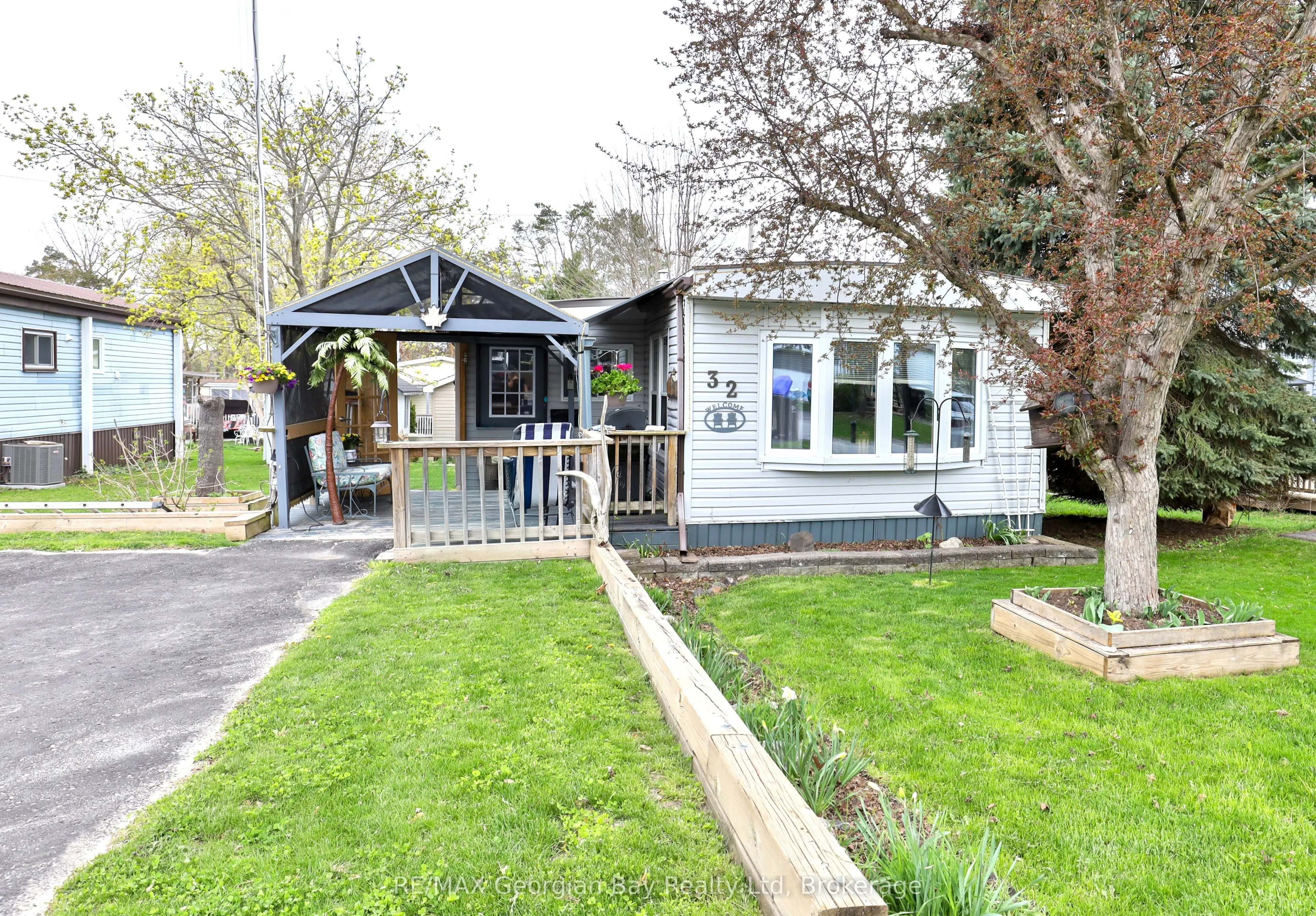 32 Northland Road, ON L4R 4B5