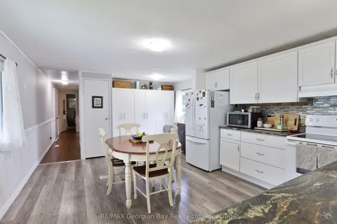 32 Northland Road, ON L4R 4B5