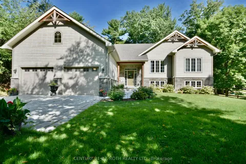 16 Macedonia Circle, Tiny, ON L9M 0H9