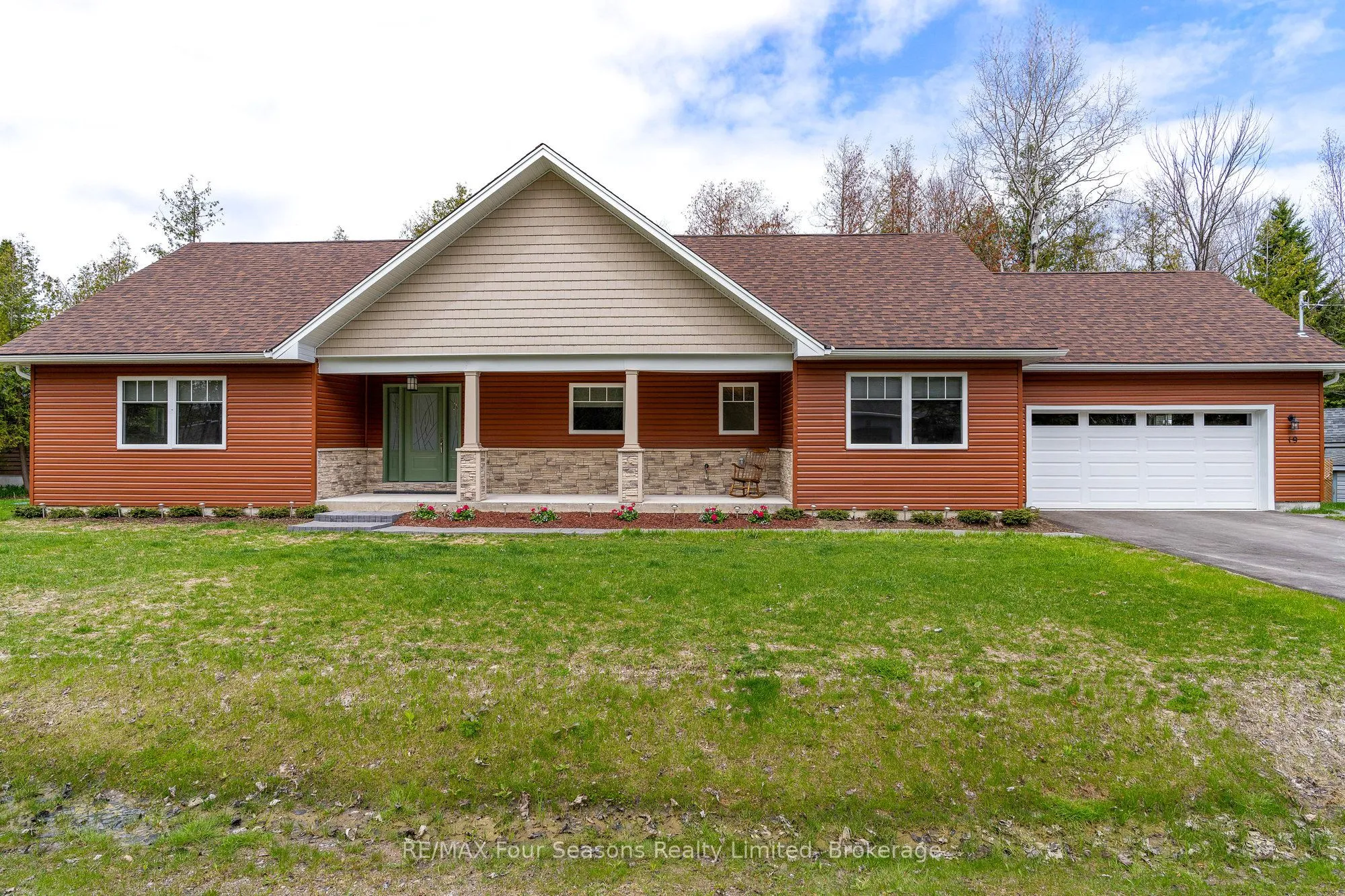 19 Currie Avenue, Collingwood, ON L9Y 0X2