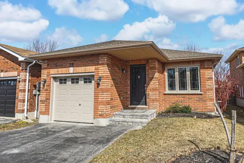 28 Lucas Avenue, Barrie, ON L4N 9M8