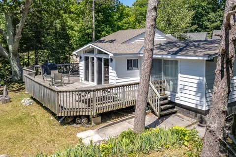8 NASSAU Court, Tiny, ON L9M 0H3