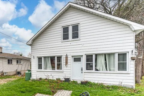 8 Balm Beach Road, Tiny, ON L0L 2J0