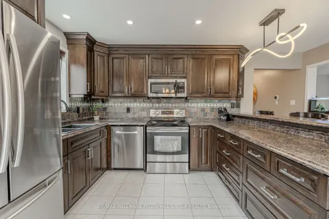 38 Benson Drive, Barrie, ON L4N 7Y1